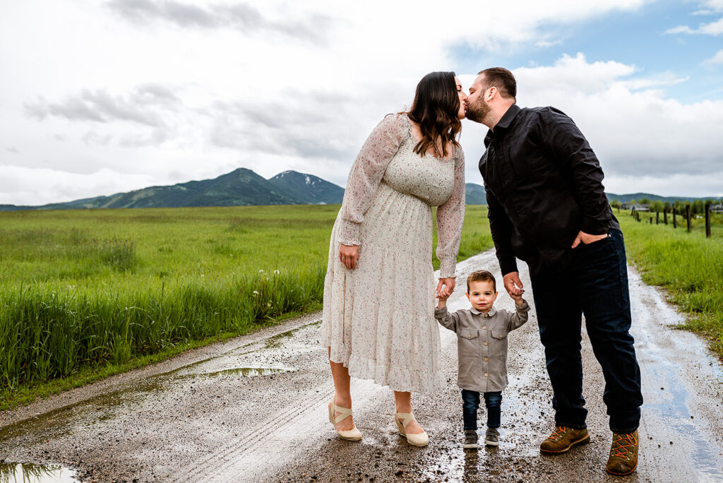 rainy, bozeman, family, photography, big sky